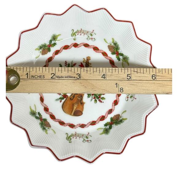 Villeroy & Boch Music Note Violin Christmas Toy Fantasy Plate Bowl Dish Candy 6" - Picture 6 of 7